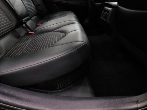 Used 2024 Toyota Camry SE image 29