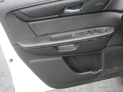 Used 2015 GMC Acadia SLT AWD/4WD image 13