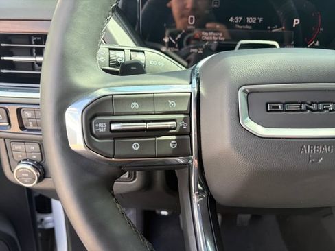 Used 2026 GMC Yukon Denali w/ Denali Reserve Package AWD/4WD image 6