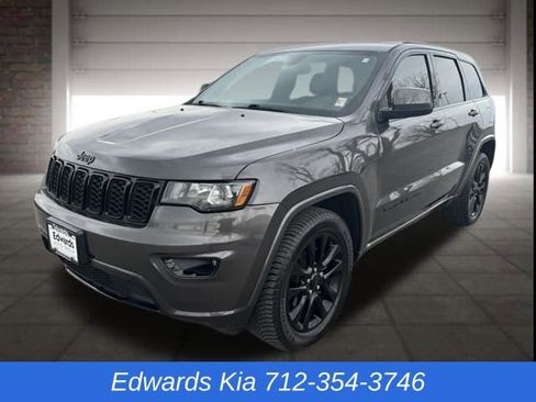 Used 2018 Jeep Grand Cherokee Altitude image 1