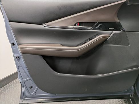 Used 2020 MAZDA CX-30 Premium image 8