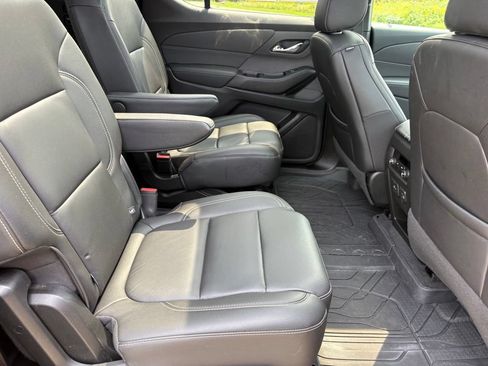Used 2023 Chevrolet Traverse LT w/ LT Premium Package AWD/4WD image 45