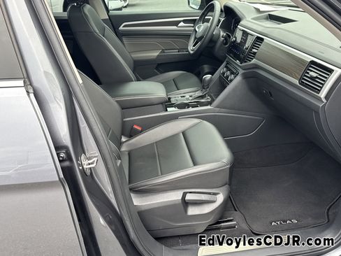Used 2022 Volkswagen Atlas SE image 17