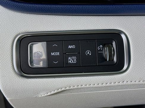 Used 2025 Buick Enclave Avenir w/ Super Cruise Package image 10