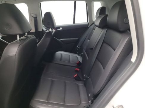 Used 2017 Volkswagen Tiguan S image 18