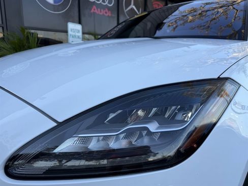Used 2018 Jaguar E-PACE S image 10