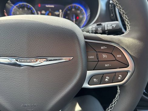 New 2026 Chrysler Pacifica Select image 13