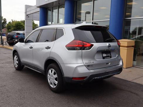Used 2018 Nissan Rogue S AWD/4WD image 3
