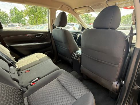 Used 2019 Nissan Rogue S AWD/4WD image 11