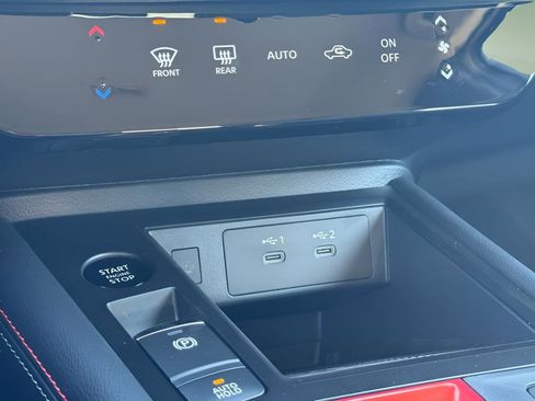 New 2026 Nissan Kicks SR FWD image 34