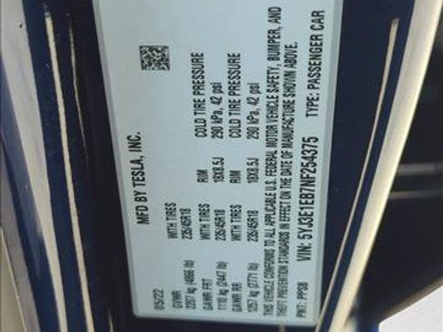 Used 2022 Tesla Model 3 Long Range AWD/4WD image 28