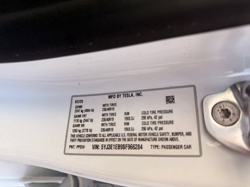 Used 2025 Tesla Model 3 Long Range AWD/4WD image 36