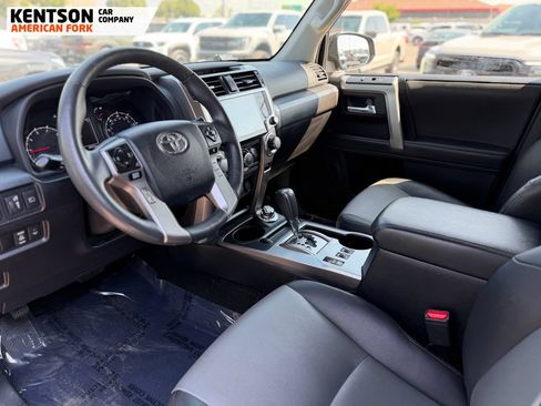 Used 2022 Toyota 4Runner SR5 Premium w/ Moonroof Package AWD/4WD image 29