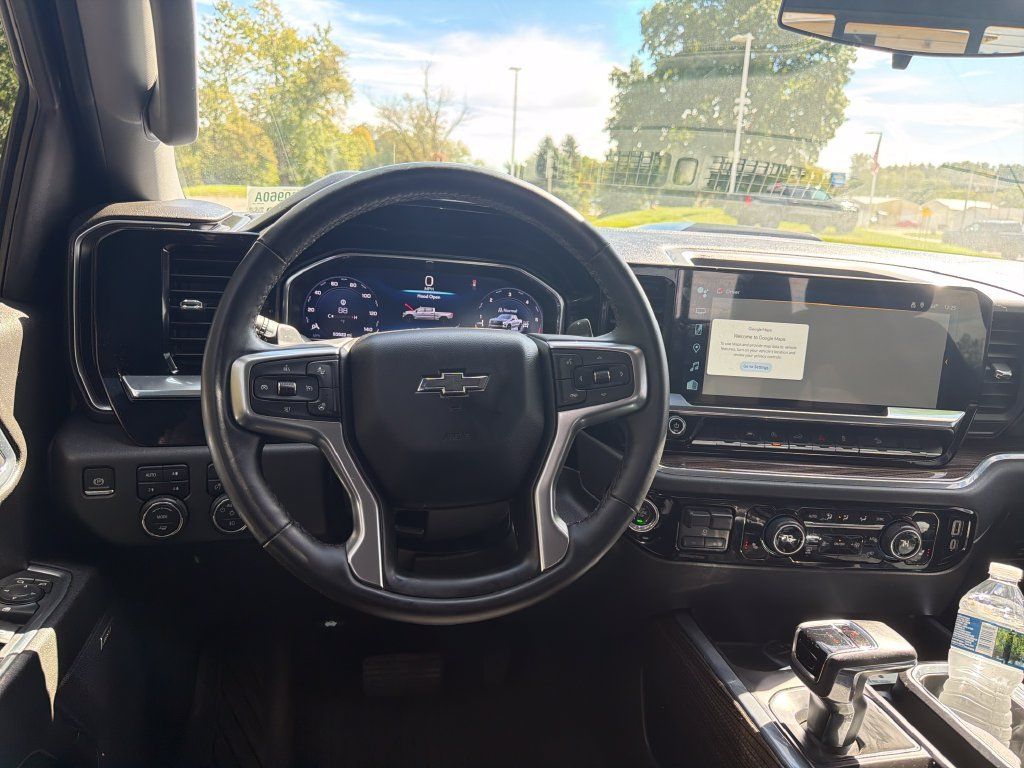 Used 2024 Chevrolet Silverado 1500 LT Trail Boss w/ Convenience Package II AWD/4WD image 25