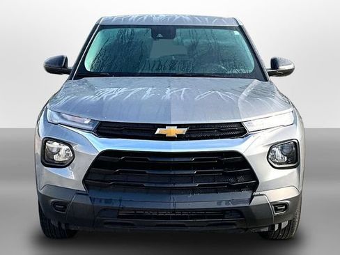 Used 2023 Chevrolet TrailBlazer LS AWD/4WD image 2