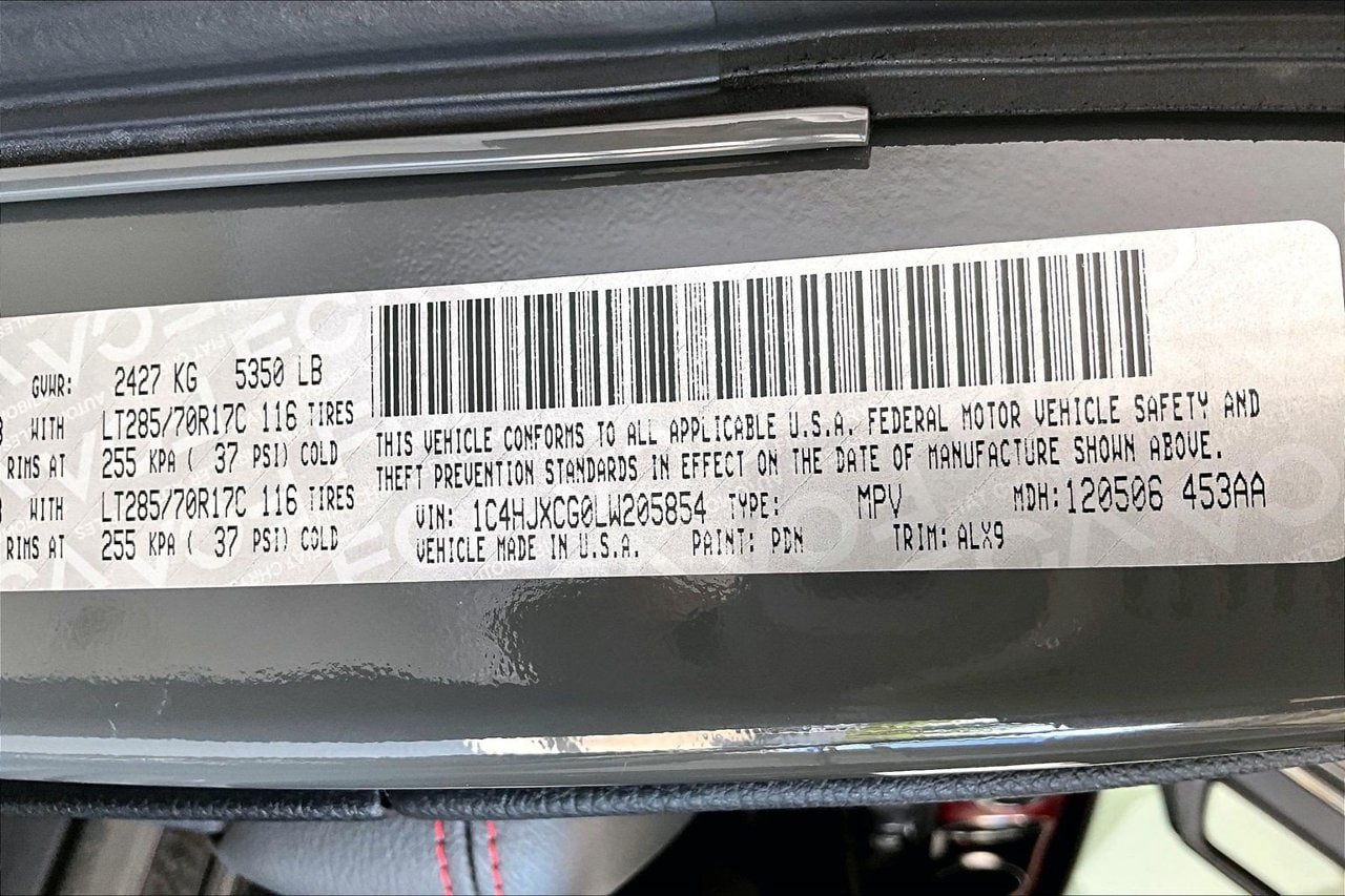 Used 2020 Jeep Wrangler Rubicon AWD/4WD image 8