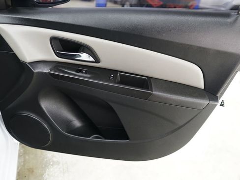 Used 2016 Chevrolet Cruze L image 39