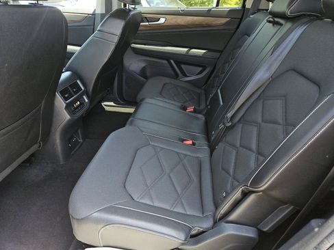Used 2024 Volkswagen Atlas SE AWD/4WD image 29