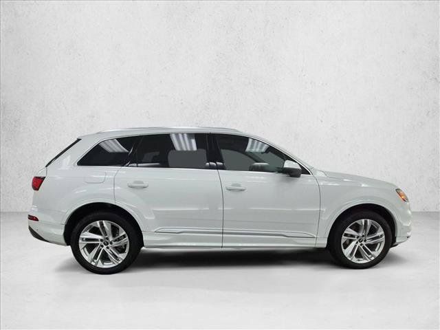 Used 2023 Audi Q7 2.0T Premium w/ Convenience Package AWD/4WD image 4
