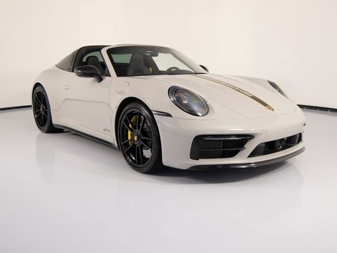 Certified 2022 Porsche 911 Targa 4 GTS image 13