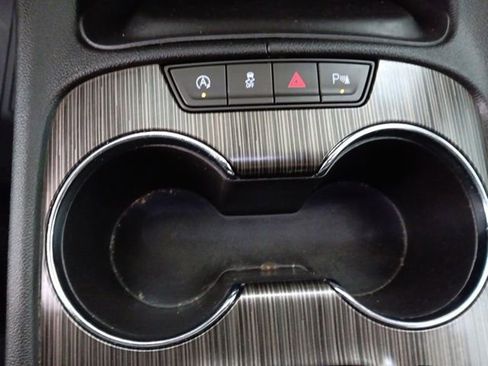 Used 2021 GMC Acadia SLT w/ Elevation Edition image 20