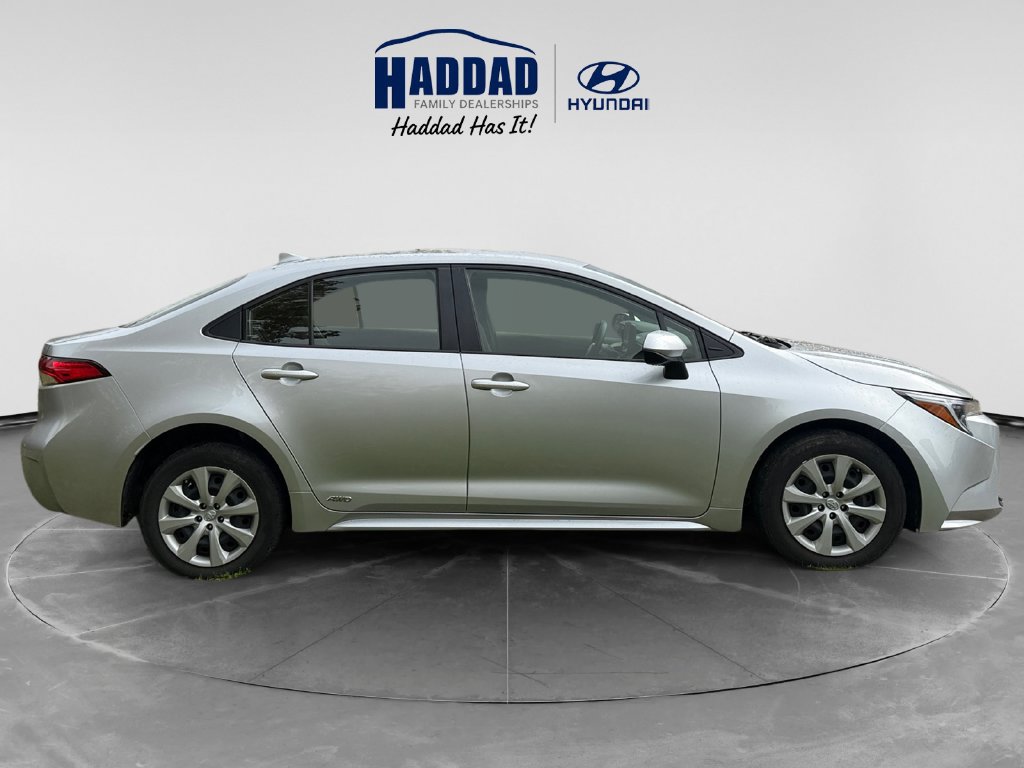 Used 2023 Toyota Corolla LE AWD/4WD image 6