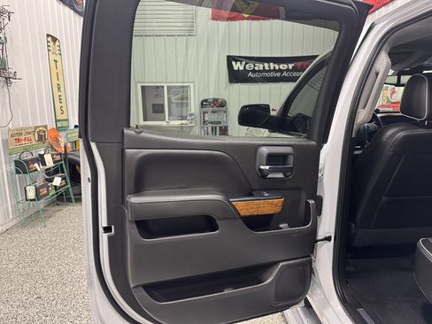 Used 2017 Chevrolet Silverado 1500 High Country image 23