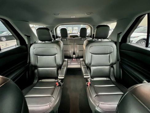 Used 2022 Ford Explorer XLT w/ Equipment Group 202A image 25