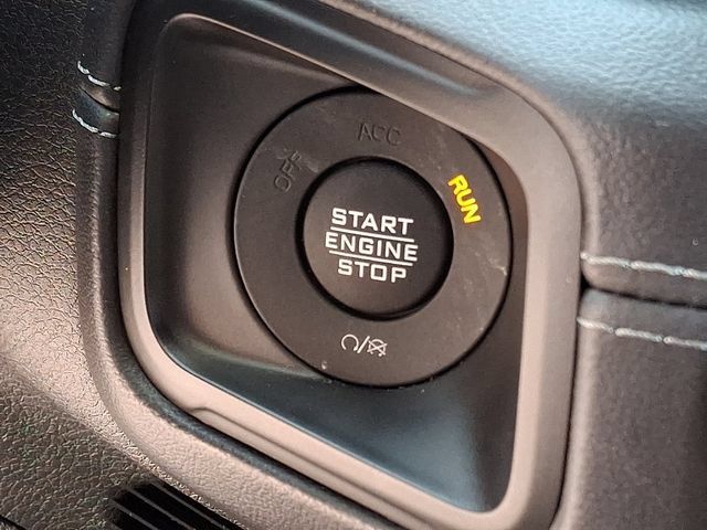 Certified 2025 Jeep Wrangler Unlimited Sahara w/ Safety Group AWD/4WD image 19
