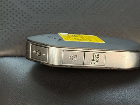 Used 2026 Kia Carnival FWD image 21