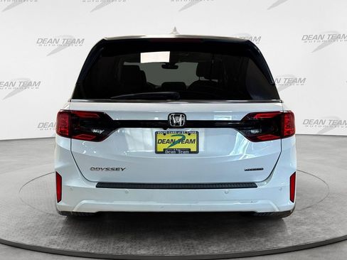 Used 2025 Honda Odyssey Touring image 8