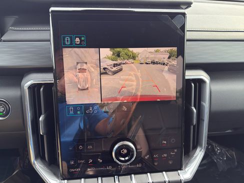 New 2025 GMC Acadia Elevation w/ Elevation Premium Package image 27