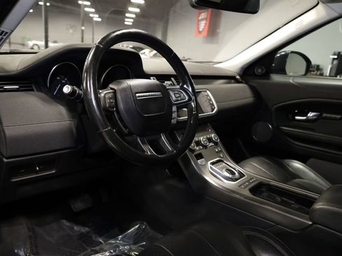 Used 2018 Land Rover Range Rover Evoque SE AWD/4WD image 17