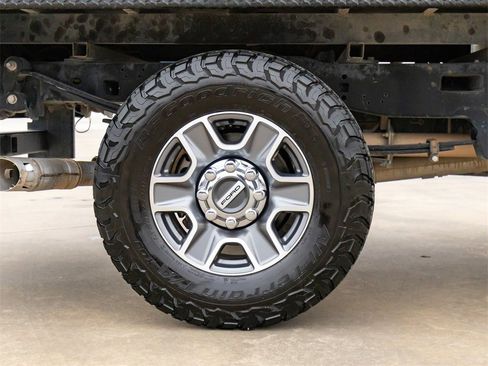 Used 2023 Ford F250 XLT w/ F-250 >10K GVWR Package image 9