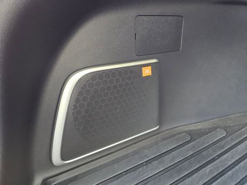 Used 2022 Toyota Venza XLE image 50