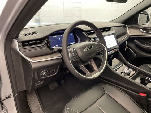 New 2026 Jeep Grand Cherokee L Limited w/ Limited Altitude Package AWD/4WD image 15