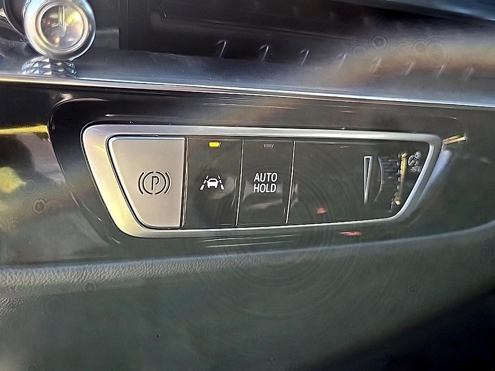 Certified 2024 Cadillac Lyriq Sport AWD/4WD image 22