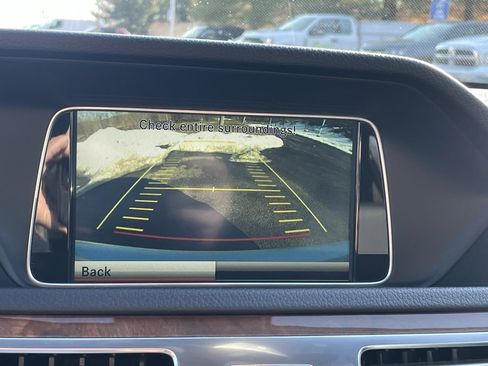 Used 2014 Mercedes-Benz E 350 4MATIC Sedan image 37