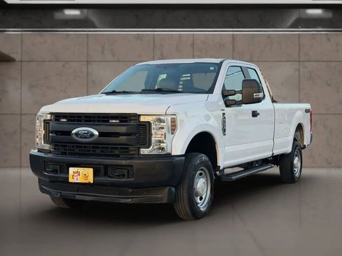 Used 2019 Ford F250 XL w/ Power Equipment Group image 5