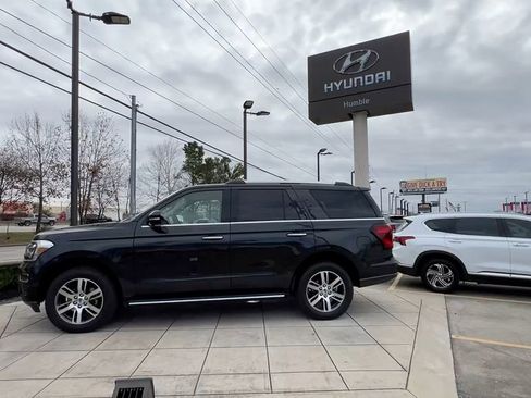 Used 2023 Ford Expedition Limited image 4