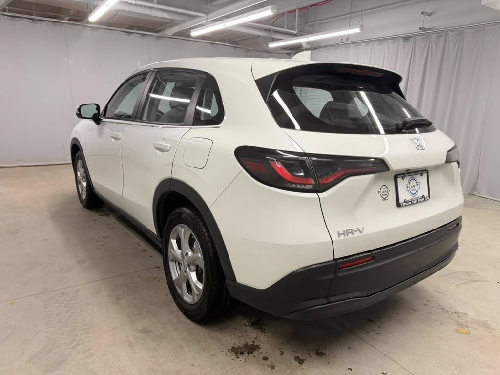 Certified 2025 Honda HR-V LX image 9