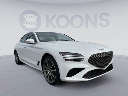 Used 2025 Genesis G70 2.5T image 10