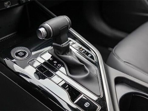 New 2025 Kia Niro EX Touring image 18