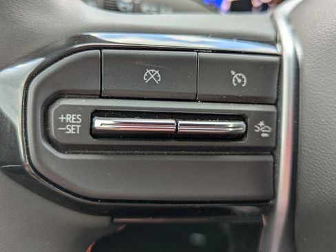 Used 2025 Chevrolet Colorado Z71 AWD/4WD image 20