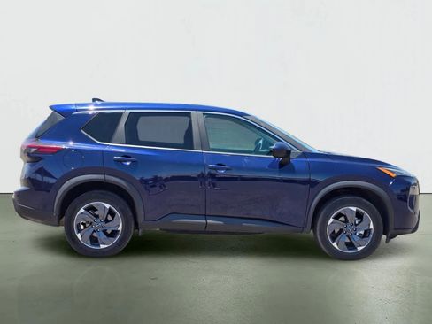 Used 2025 Nissan Rogue SV FWD image 7