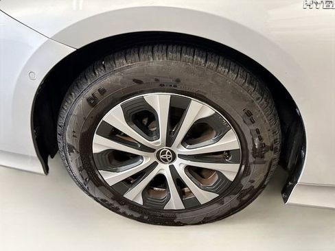 Used 2020 Toyota Prius Prime Limited image 10