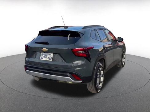 Used 2025 Chevrolet Trax LT image 14