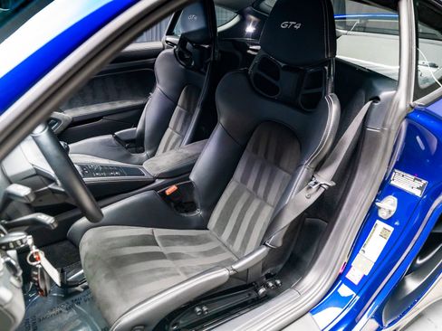 Used 2021 Porsche 718 Cayman GT4 RWD image 42