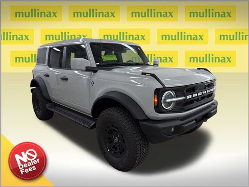 New 2026 Ford Bronco Outer Banks w/ Sasquatch Package AWD/4WD image 1