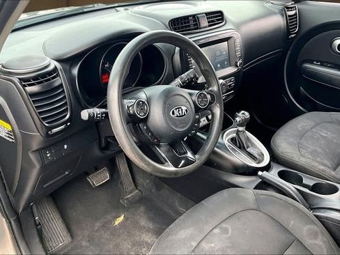 Used 2019 Kia Soul + image 14